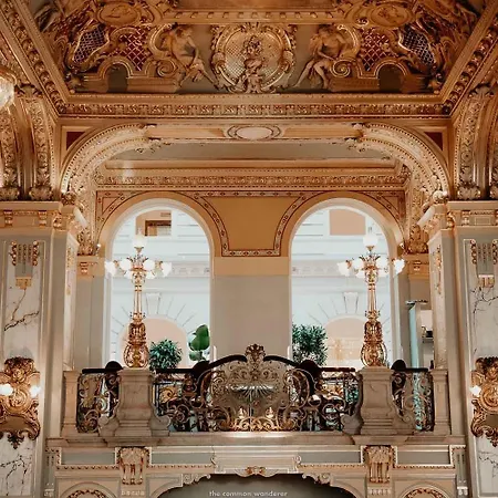 Grand Blvd Boutique Opera & Gold Bath