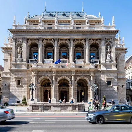 Grand Blvd Boutique Opera & Gold Bath * Budapest
